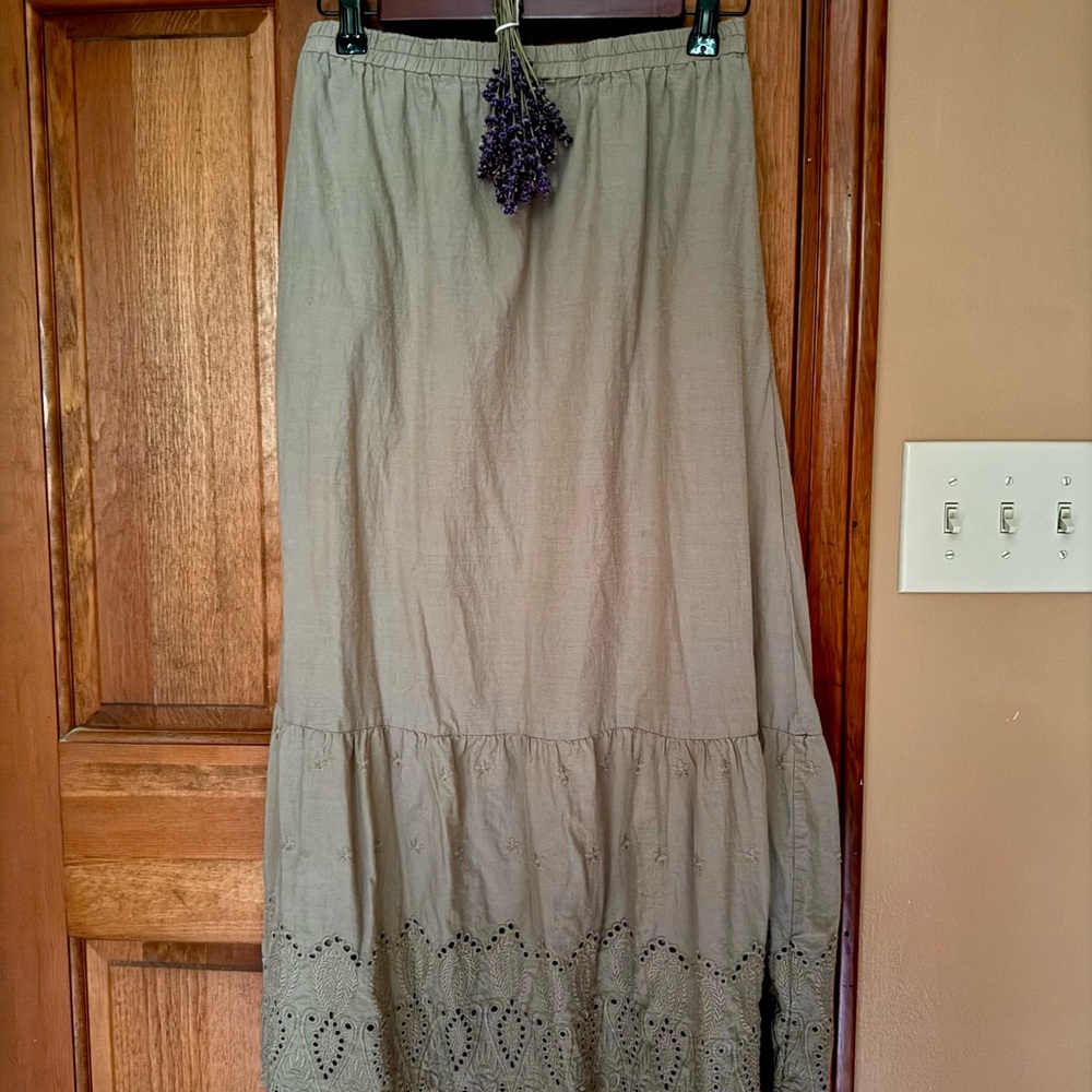 Neuflora Delphi skirt thyme size S